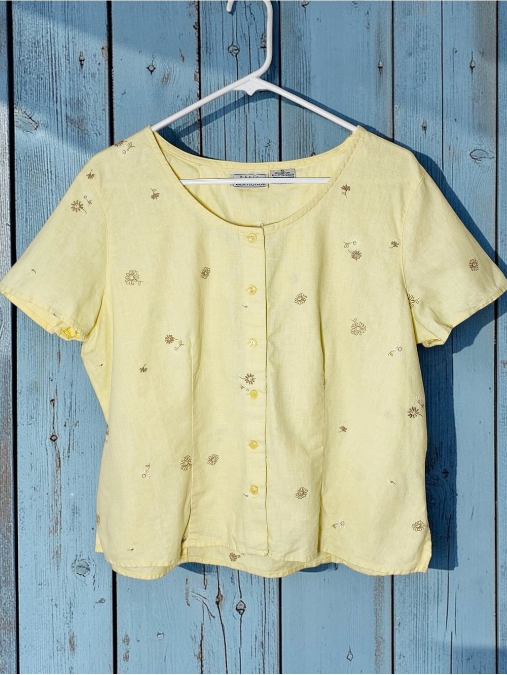 VINTAGE BASIC EDITIONS Linen Floral Embroidered Blouse